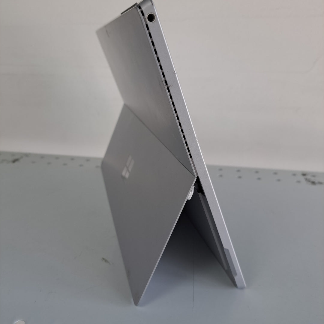 TABLETA MICROSOFT SURFACE PRO 4 1724 256 GB SSD 8 GB RAM (SEMINUEVO)