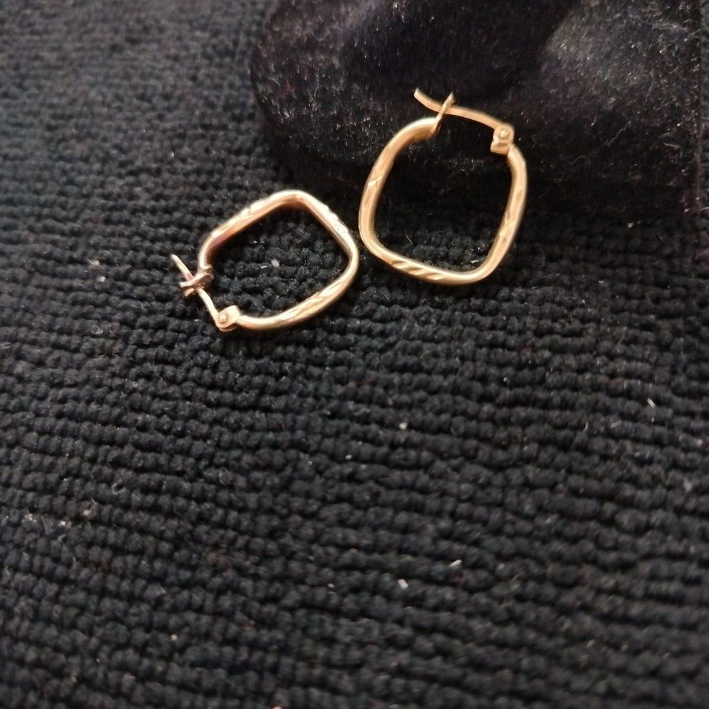 ARRACADAS PAR ORO 10 K 1,40 GRMS (SEMINUEVO)