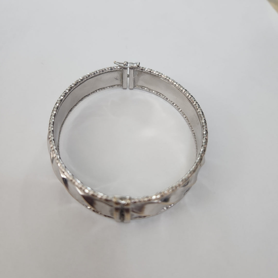 PULSERA RIGIDA ORO BLANCO 14 K 13.6 GRMS (SEMINUEVO)