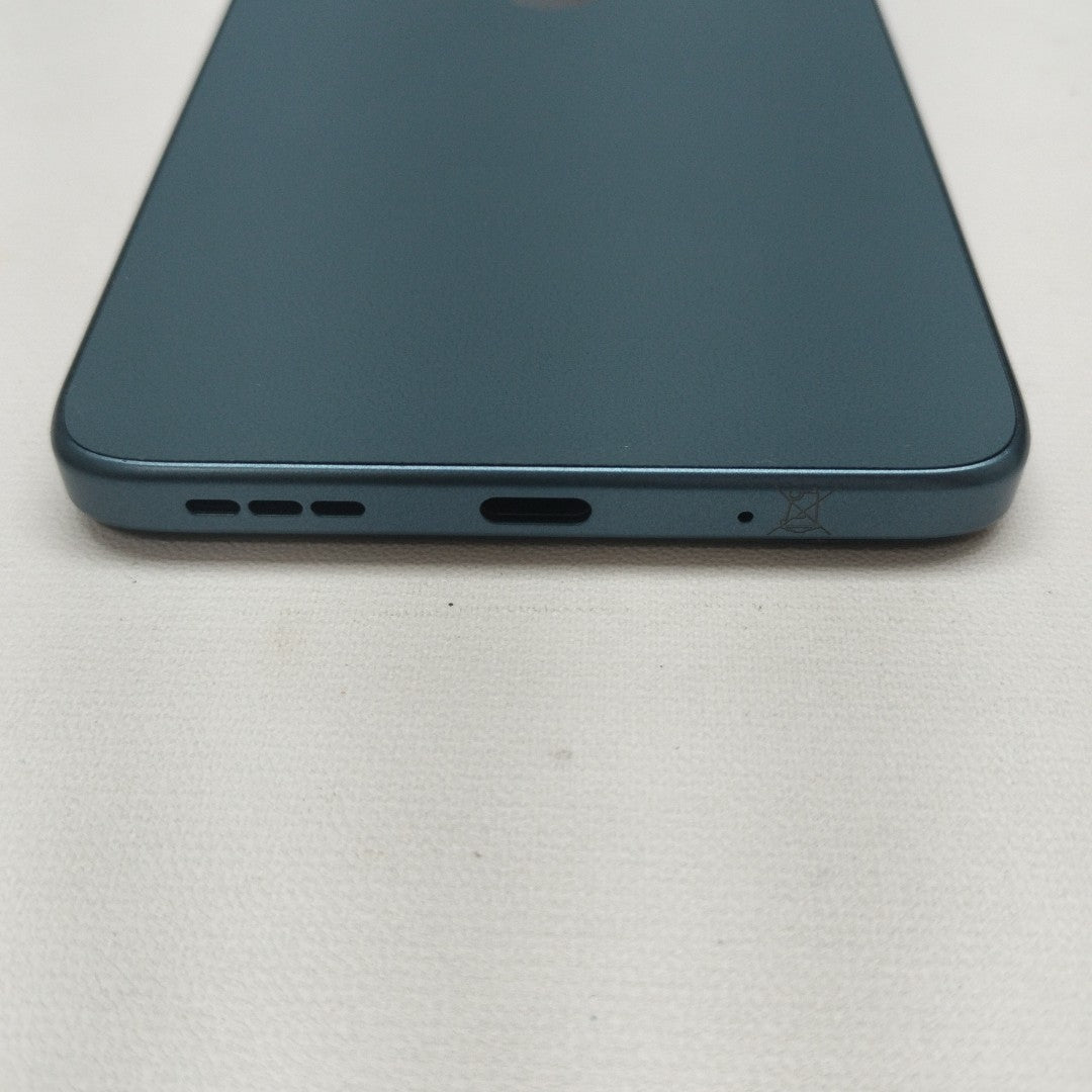 CELULAR MOTOROLA MOTO G06 XT2535-2 (2025) 256 GB 4 GB RAM (SEMINUEVO)