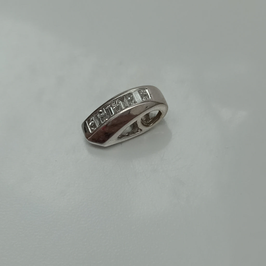 DIJE ORO BLANCO 14 K 2.3 GRMS (SEMINUEVO)