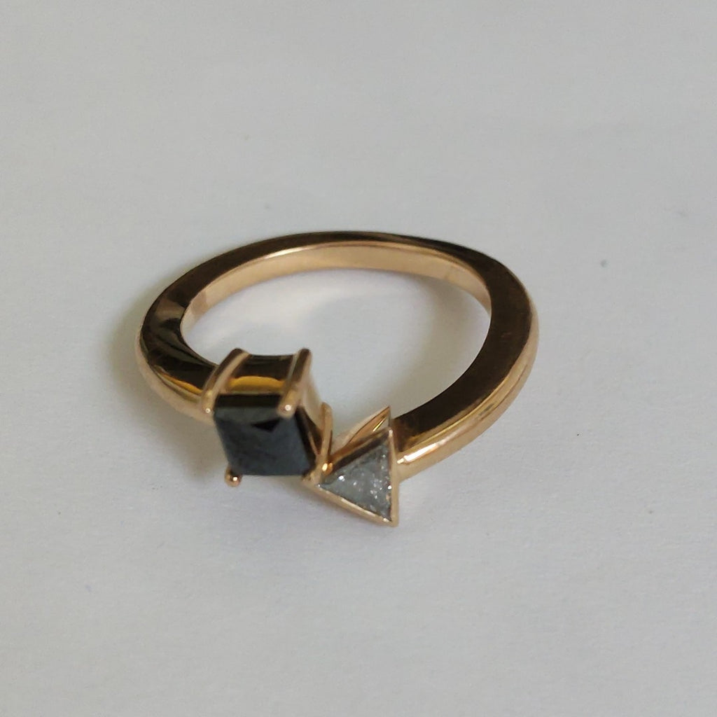 ANILLITO ORO 18 K 3.7 GRMS (SEMINUEVO)