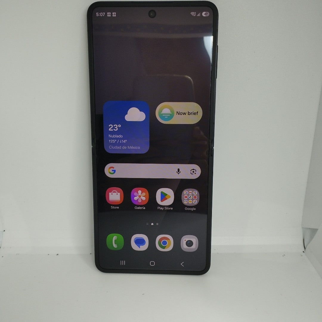 CELULAR SAMSUNG GALAXY Z FLIP 7 SM-F766B (2025) 512 GB 12 GB RAM (SEMINUEVO)