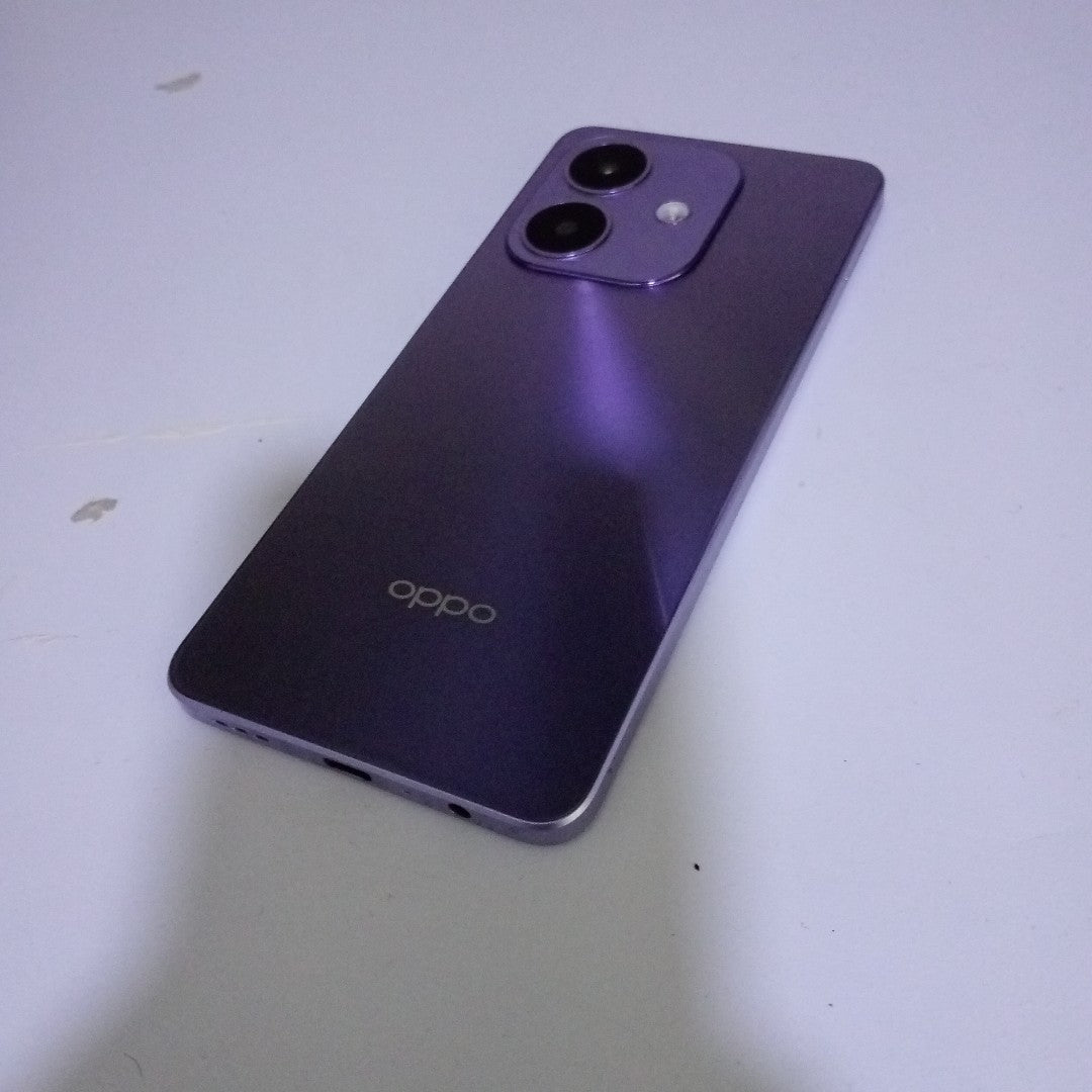 CELULAR OPPO A40 CPH2669 (2024) 256 GB 4 GB RAM (SEMINUEVO)
