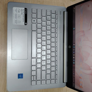 LAPTOP HP 14-DQ0527LA (2023) 256 GB SSD 8 GB RAM (SEMINUEVO)