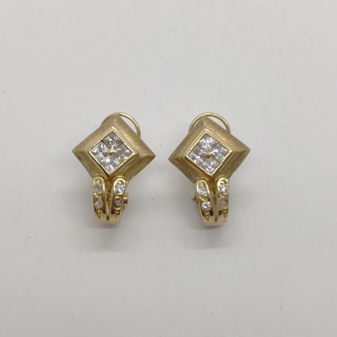 ARETES PAR ORO 10 K 4.7 GRMS (SEMINUEVO)