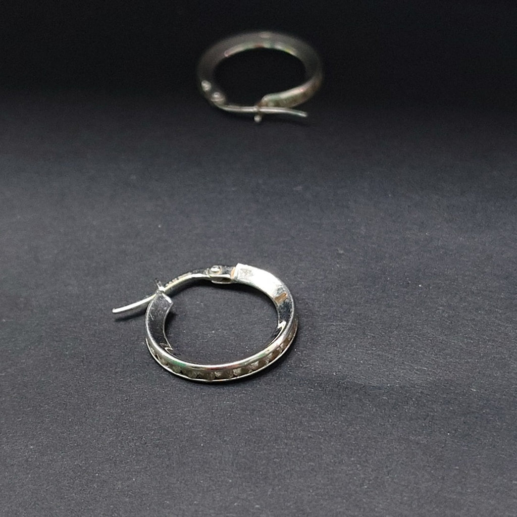 ARRACADAS PAR ORO BLANCO 14 K 1.7 GRMS (SEMINUEVO)
