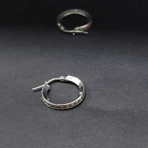 ARRACADAS PAR ORO BLANCO 14 K 1.7 GRMS (SEMINUEVO)