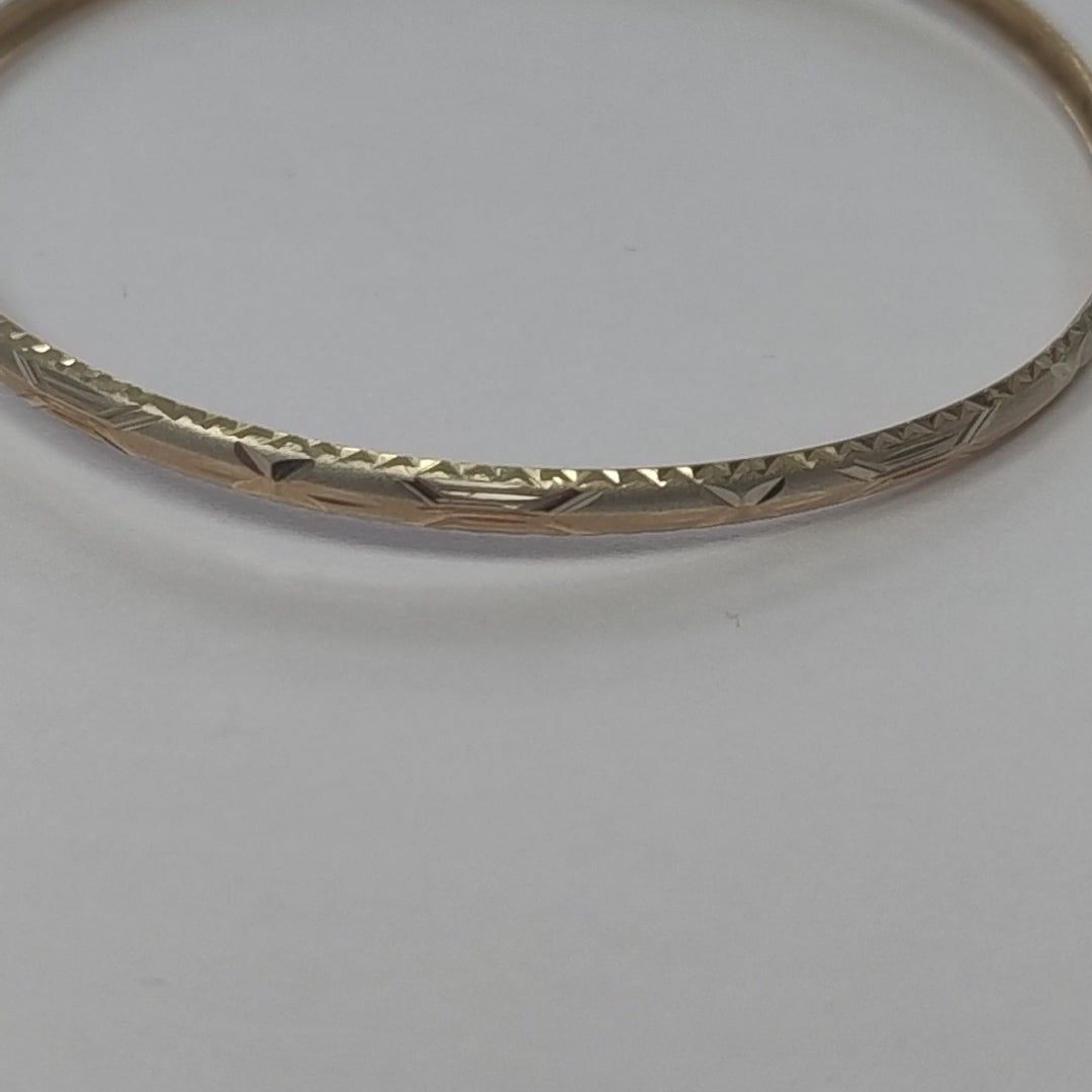 PULSERA RIGIDA ORO 10 K 3.9 GRMS (SEMINUEVO)