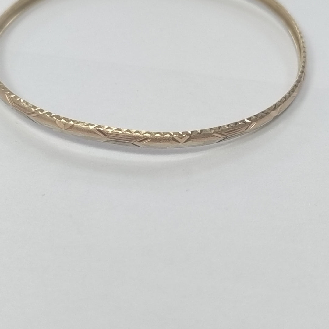 PULSERA RIGIDA ORO 10 K 3.9 GRMS (SEMINUEVO)