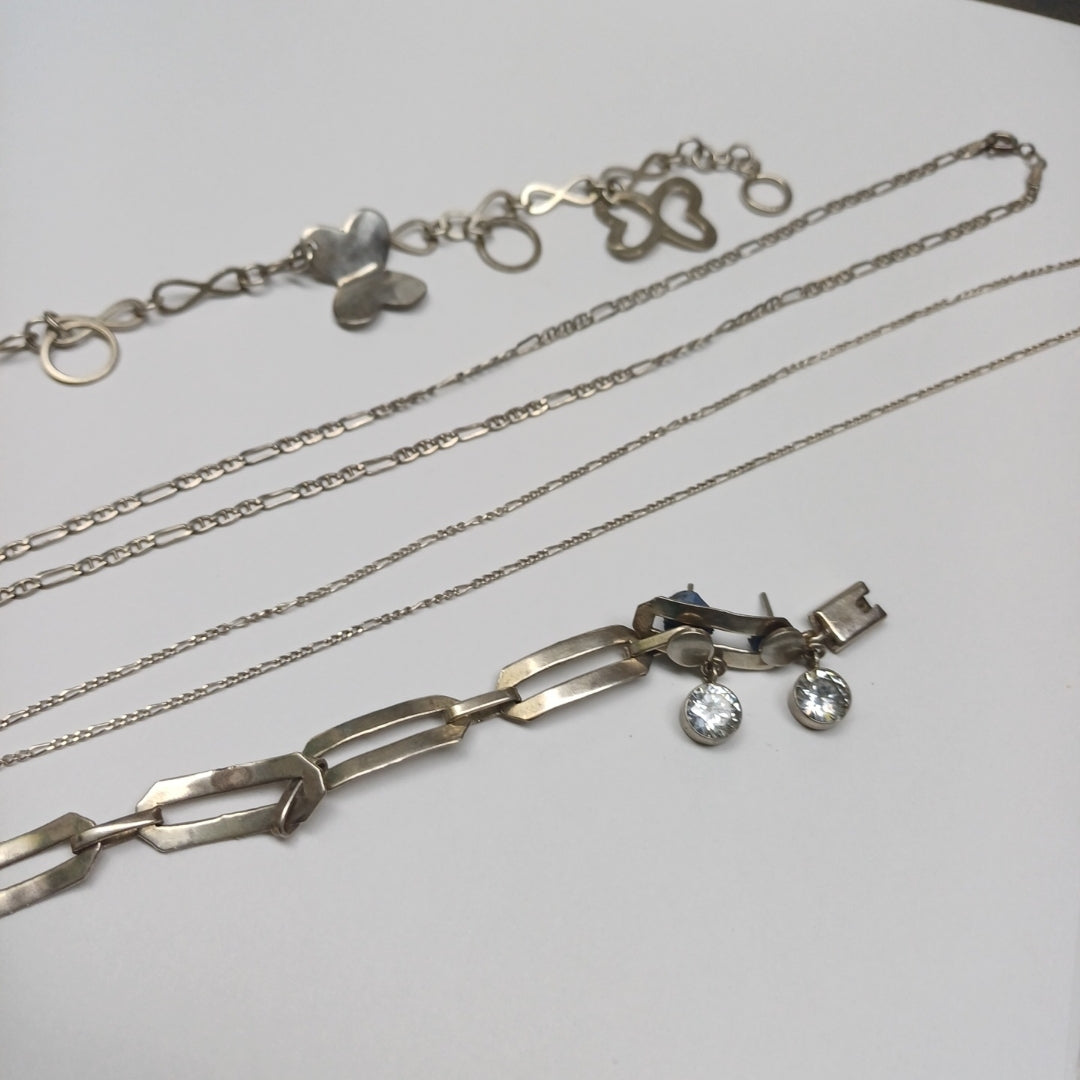 BROQUELES PAR, CADENA, DIJE, GARGANTILLA, PULSERA PLATA 27.6 GRMS (SEMINUEVO)