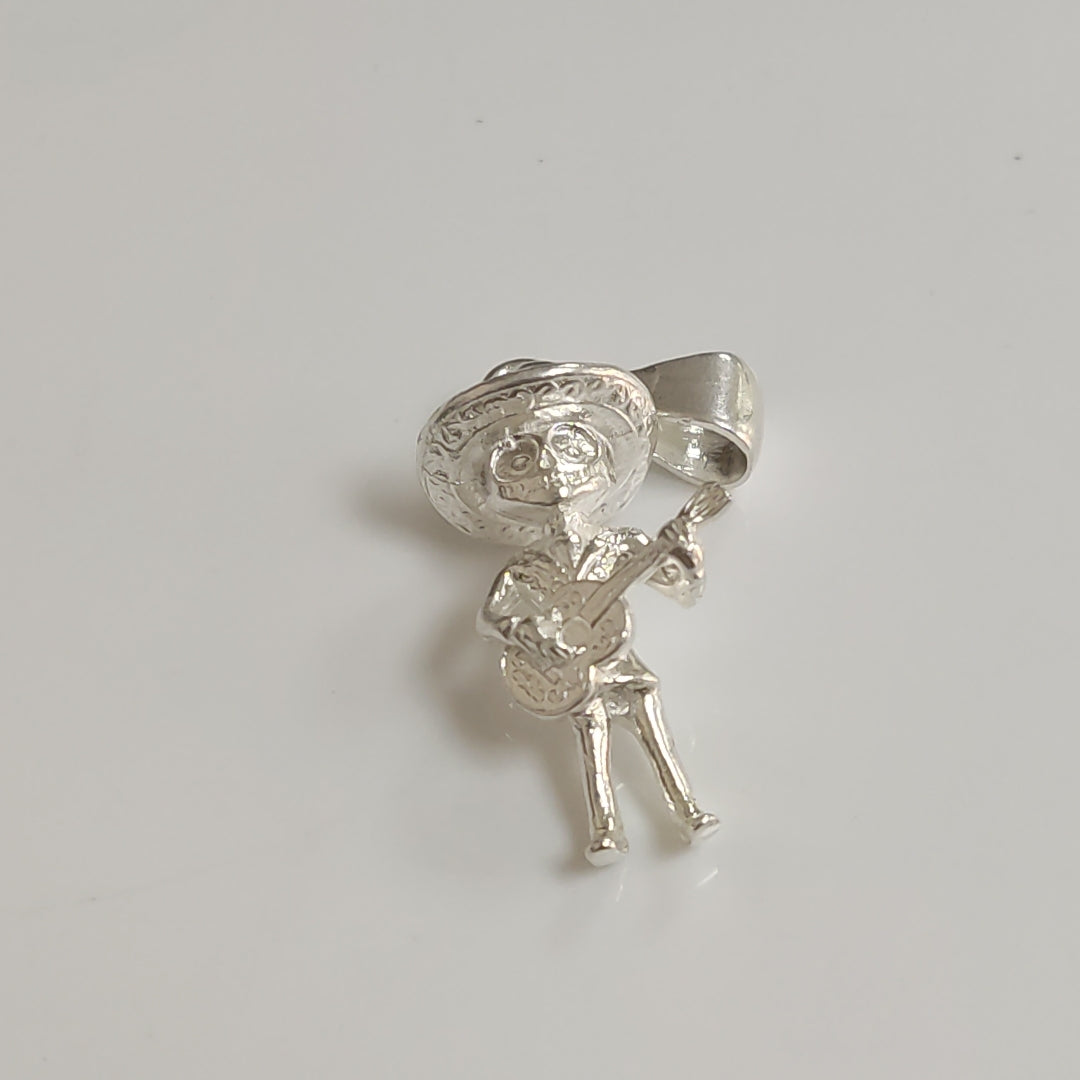 CADENA, DIJE, PULSERA PLATA 15.6 GRMS (SEMINUEVO)