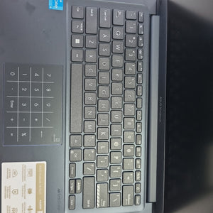 LAPTOP ASUS X1404VA-I38128 (2024) 128 GB SSD 8 GB RAM (SEMINUEVO)