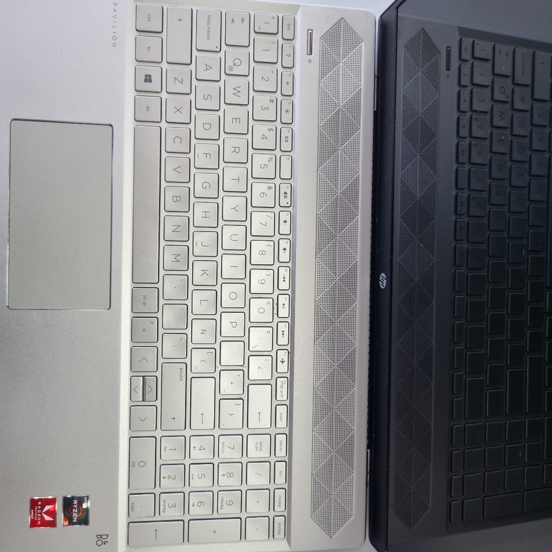 LAPTOP HP PAVILION 15-CW1012LA (2023) 1 TB + 128 GB SSD 12 GB RAM (SEMINUEVO)
