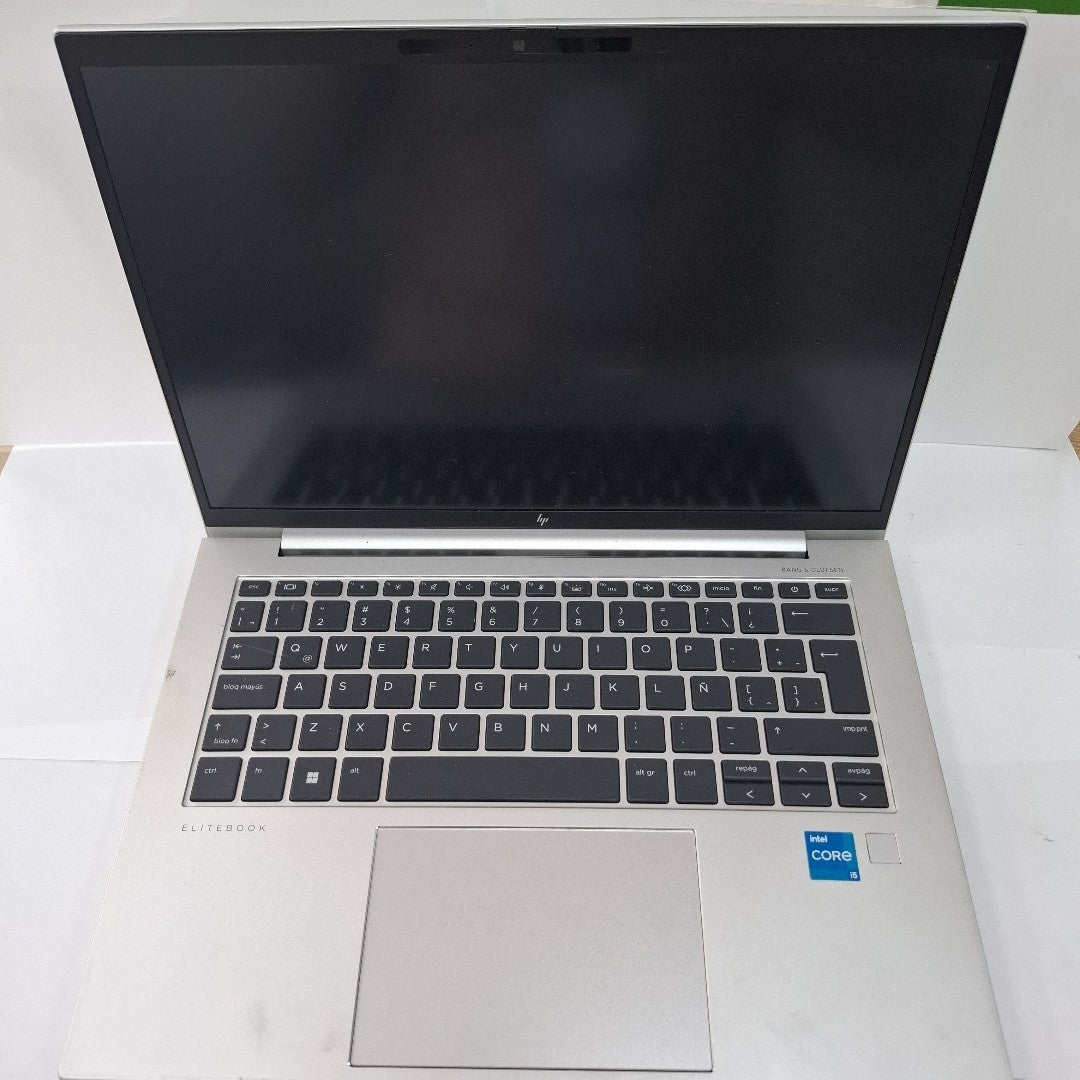 LAPTOP HP ELITEBOOK 840 G10 (2024) 512 GB SSD 16 GB RAM (SEMINUEVO)