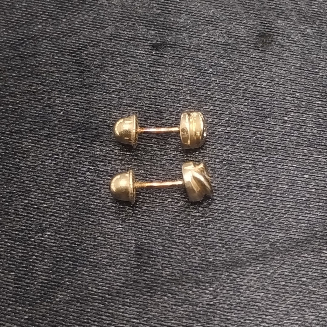 ARETES PAR ORO 10 K 0.9 GRMS (SEMINUEVO)