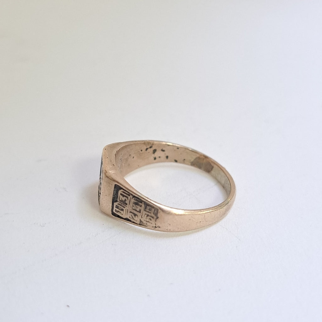 ANILLO DE GRADUACIÓN ORO 8 K 2.7 GRMS (SEMINUEVO)