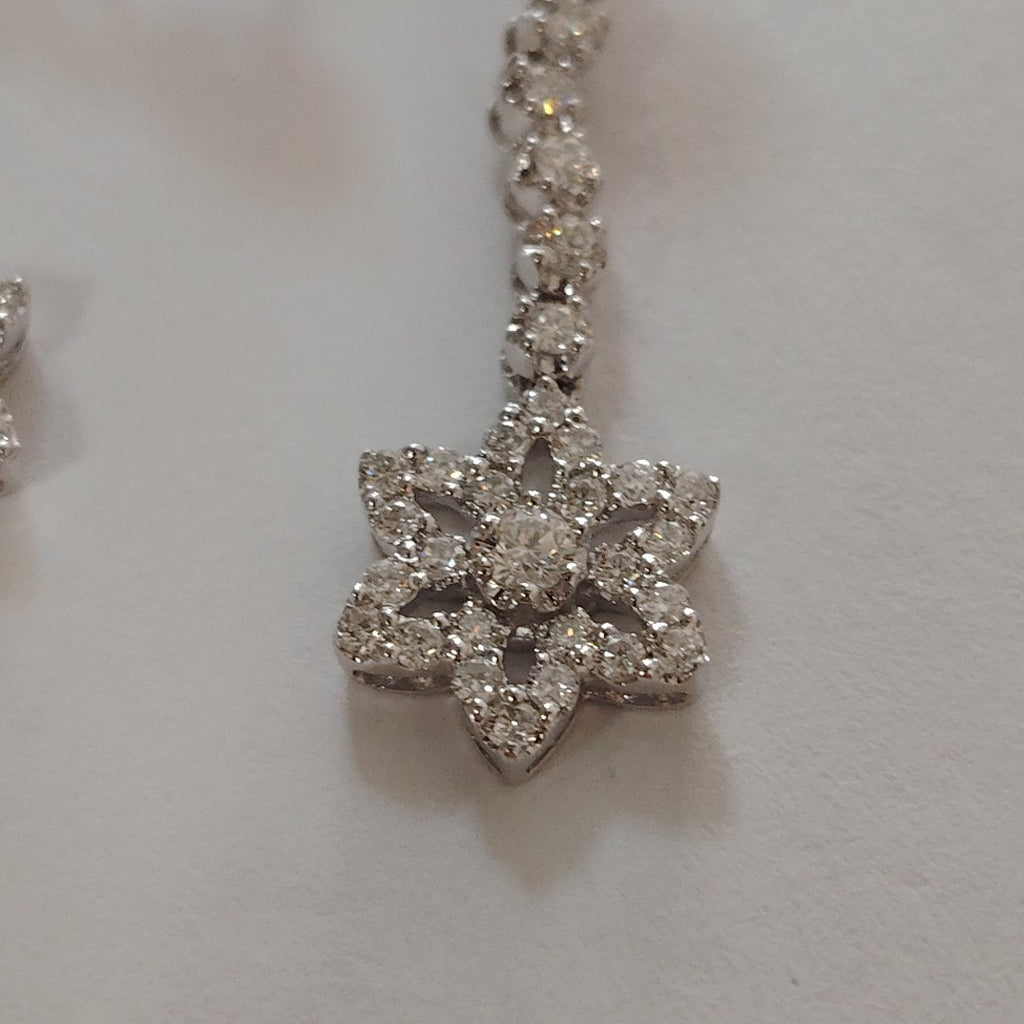 ARETES PAR ORO BLANCO 18 K 5,20 GRMS (SEMINUEVO)