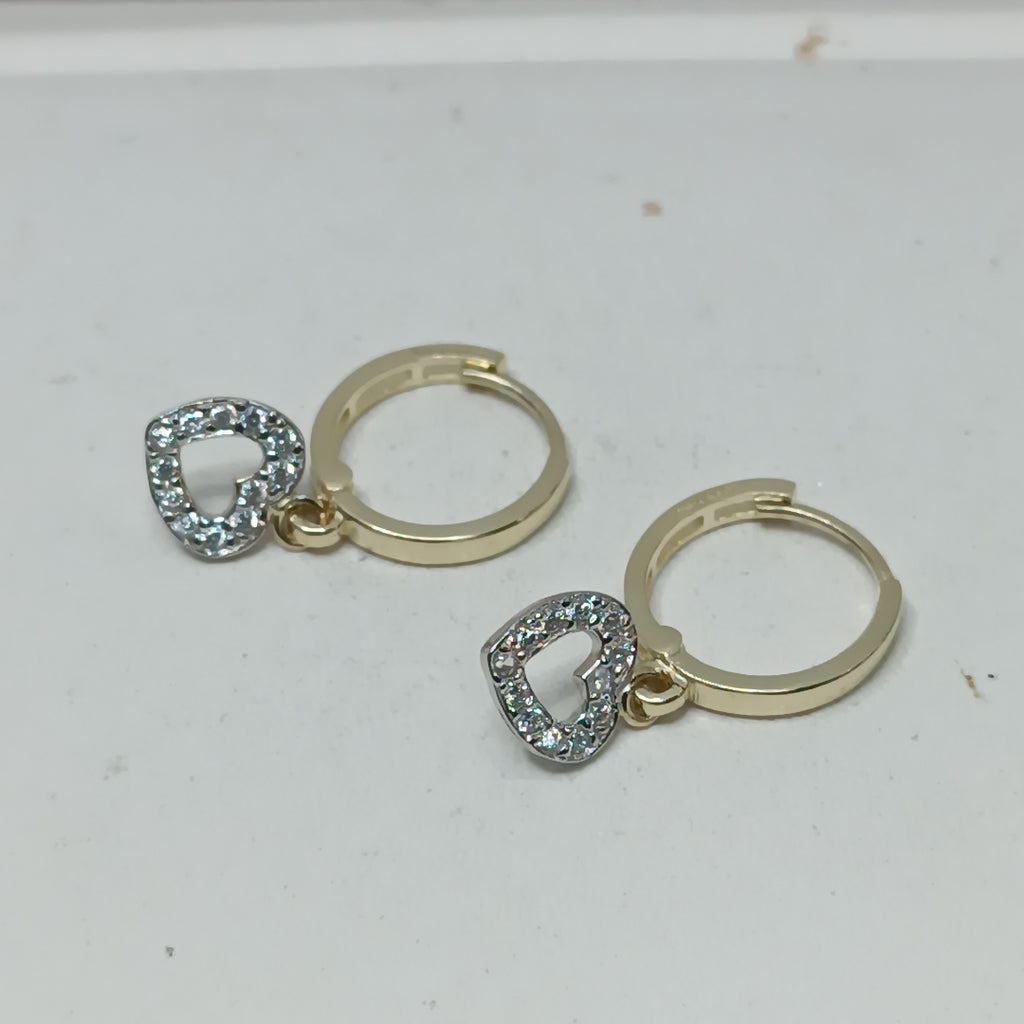 ARETES HUGGIES CON DIJE CORAZON Y CIRCONIAS 14K 2.2 GR (NUEVO)
