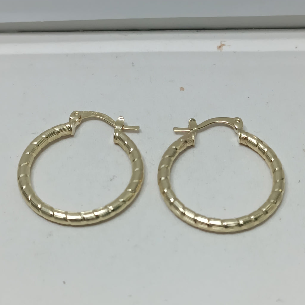 ARETES ARRACADAS LABRADAS 14K 3.2 GR (NUEVO)