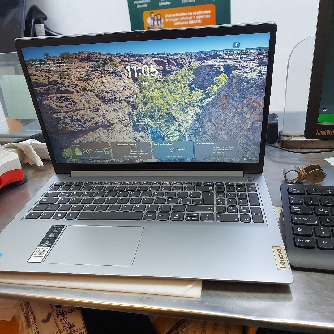 LAPTOP LENOVO IDEAPAD 1 15IGL7 (2024) 256 GB SSD 8 GB RAM (SEMINUEVO)