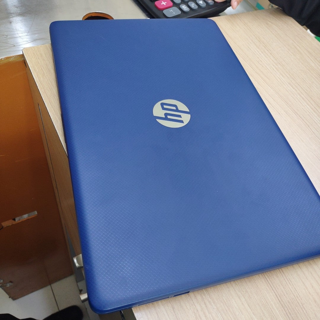 LAPTOP HP NOTEBOOK 15-DA0077LA (2023) 1 TB 8 GB RAM (SEMINUEVO)