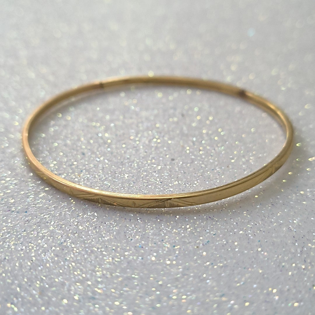 PULSERA RIGIDA ORO 10 K 3.4 GRMS (SEMINUEVO)