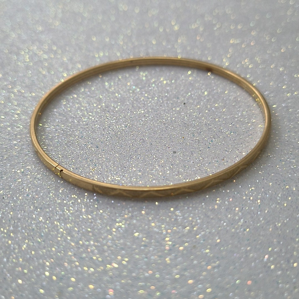 PULSERA RIGIDA ORO 10 K 4.2 GRMS (SEMINUEVO)