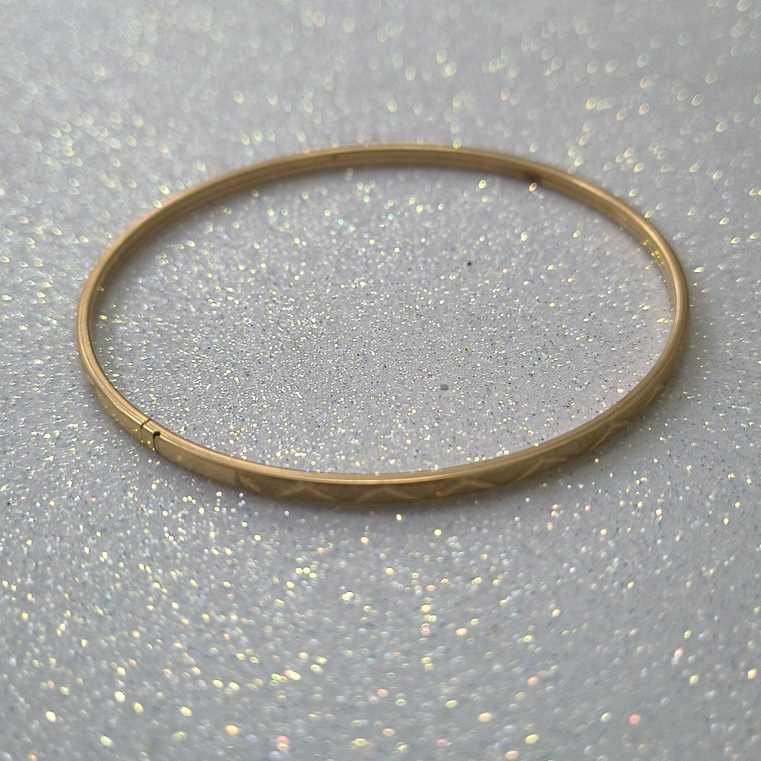 PULSERA RIGIDA ORO 10 K 4.2 GRMS (SEMINUEVO)