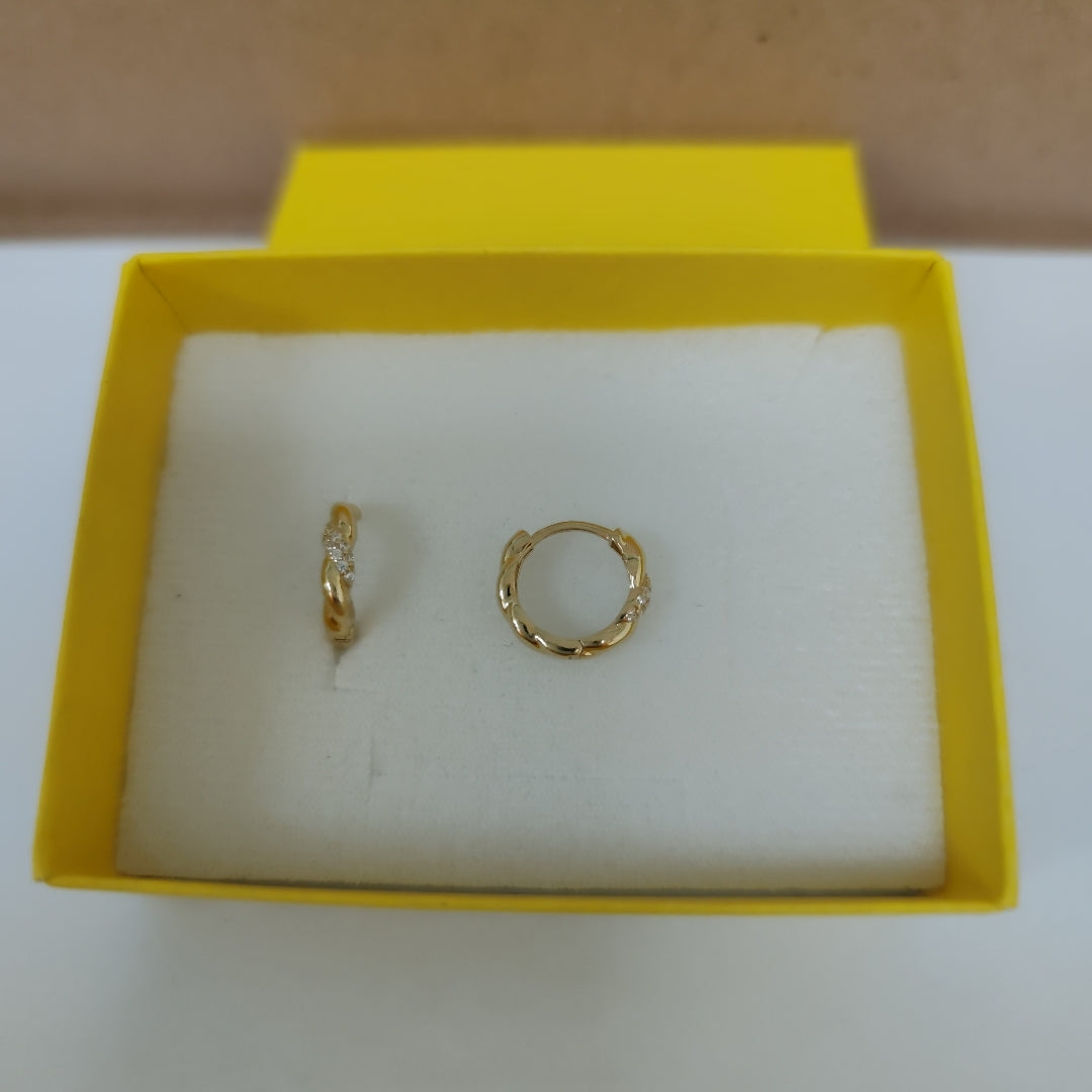 HUGGIES ORO 14K 2.1 (NUEVO)