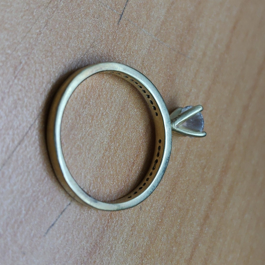 SOLITARIO ORO 14 K 2.8 GRMS (SEMINUEVO)