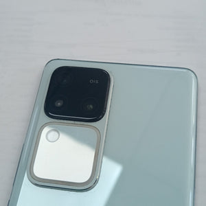 CELULAR VIVO V30 V2318 (2024) 512 GB 12 GB RAM (SEMINUEVO)