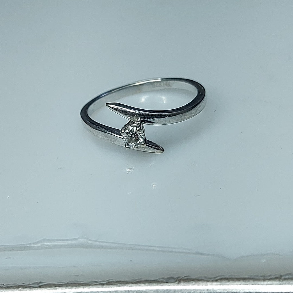 ANILLITO ORO BLANCO 14 K 2.6 GRMS (SEMINUEVO)