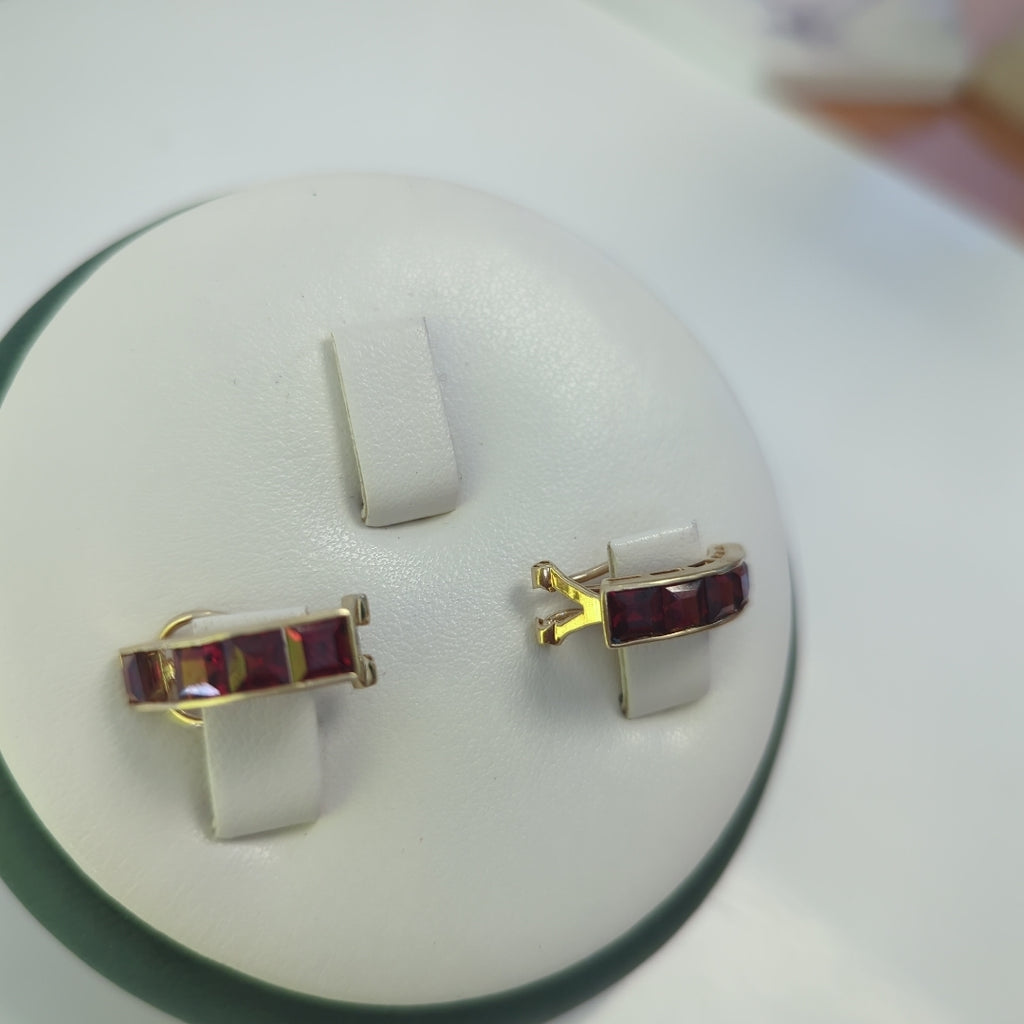 ARETES PAR ORO 14 K 3.9 GRMS (SEMINUEVO)