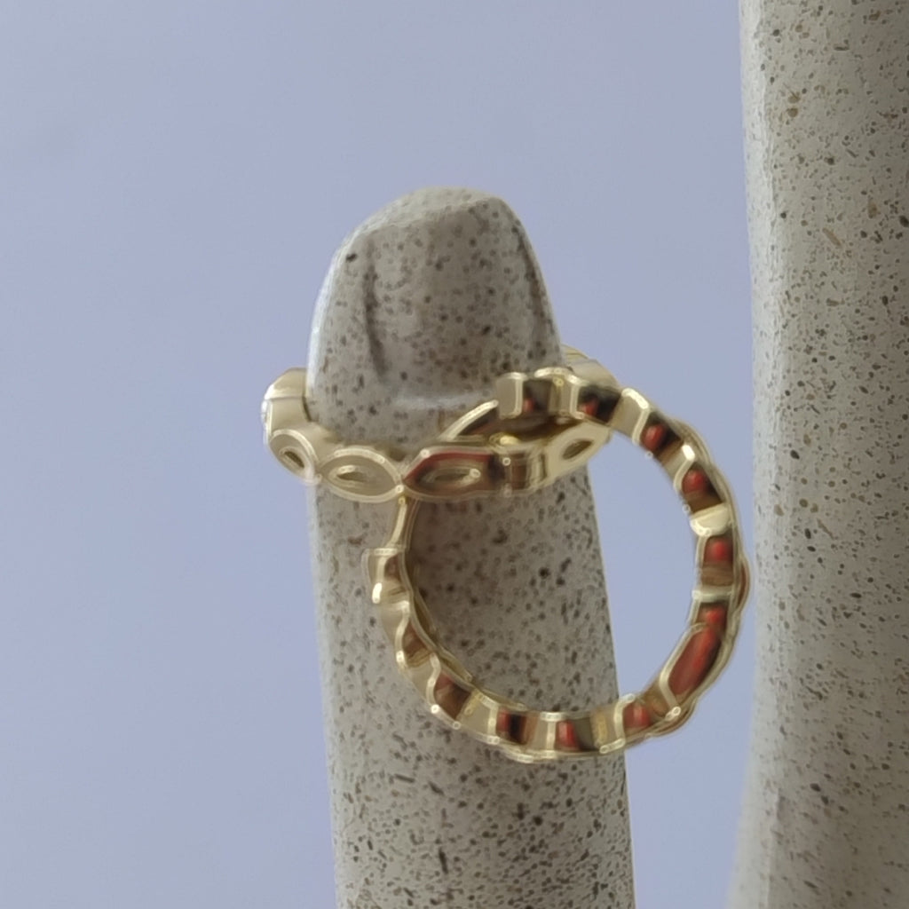 HUGGIES ORO 14K 2.1 (NUEVO)