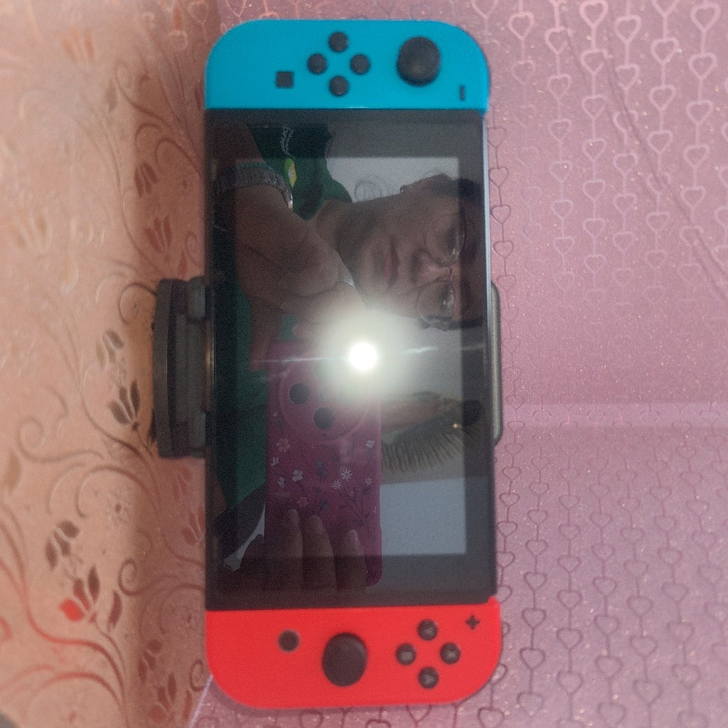 CONSOLA DE VIDEOJUEGO NINTENDO SWITCH 32 GB (SEMINUEVO)
