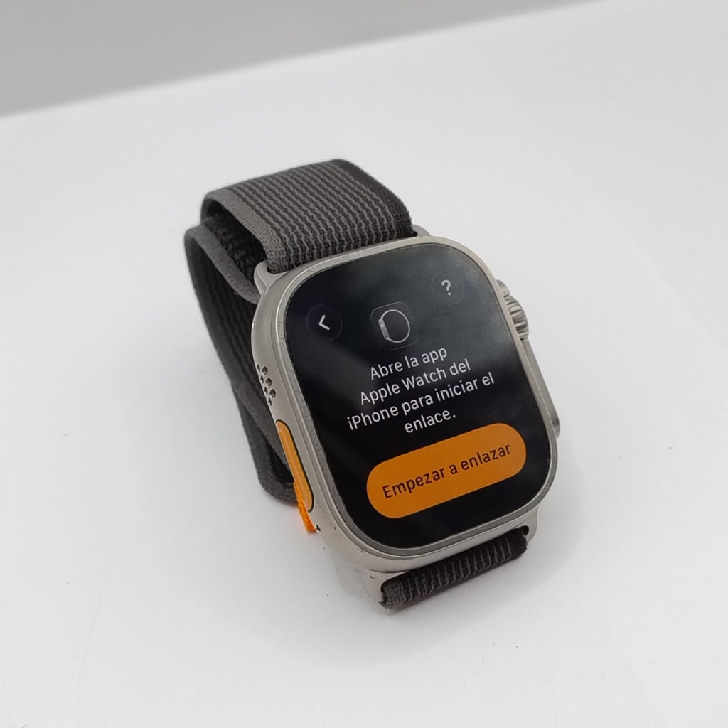 SMARTWATCH APPLE ULTRA TITANIO A2622 49 MM GPS + CELULAR (SEMINUEVO)