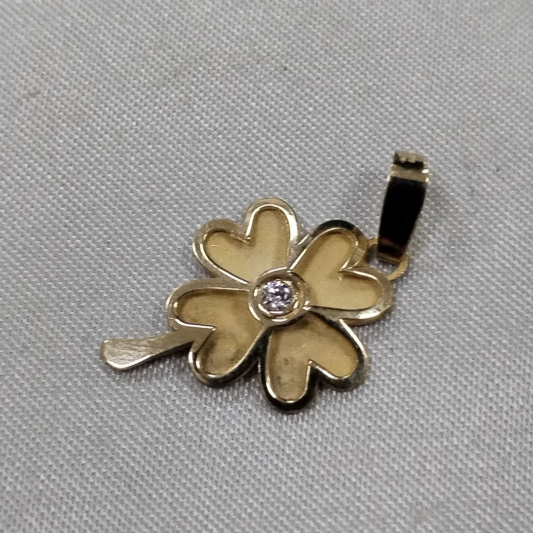 DIJE FIG TREBOL C CIRCONIA 14K 0.8 GR (NUEVO)