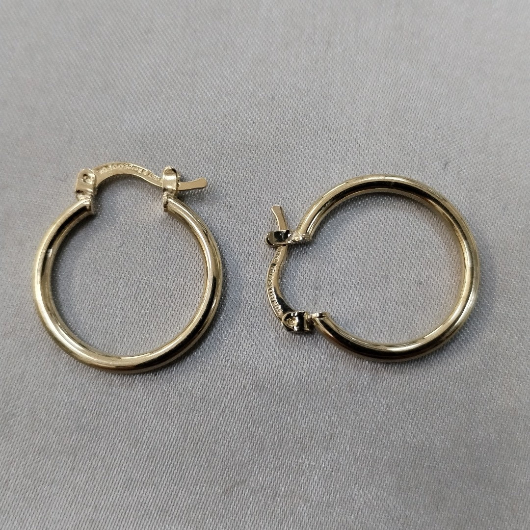 ARETES TEJIDO ARRACADAS LISAS 14K 1.2 GR (NUEVO)