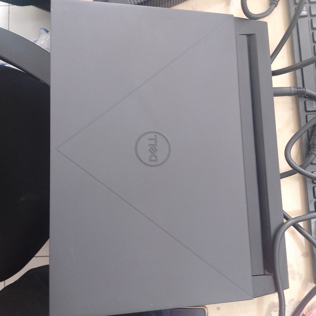 LAPTOP DELL G15 5530 (2025) 1 TB SSD 16 GB RAM (SEMINUEVO)