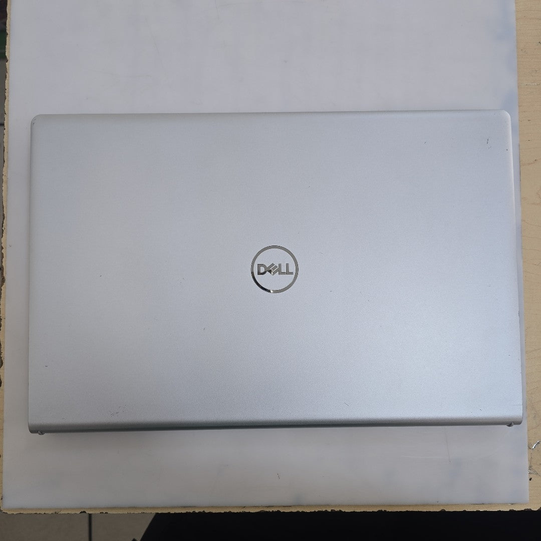 LAPTOP DELL INSPIRON 15 3520 (2024) 512 GB SSD 16 GB RAM (SEMINUEVO)