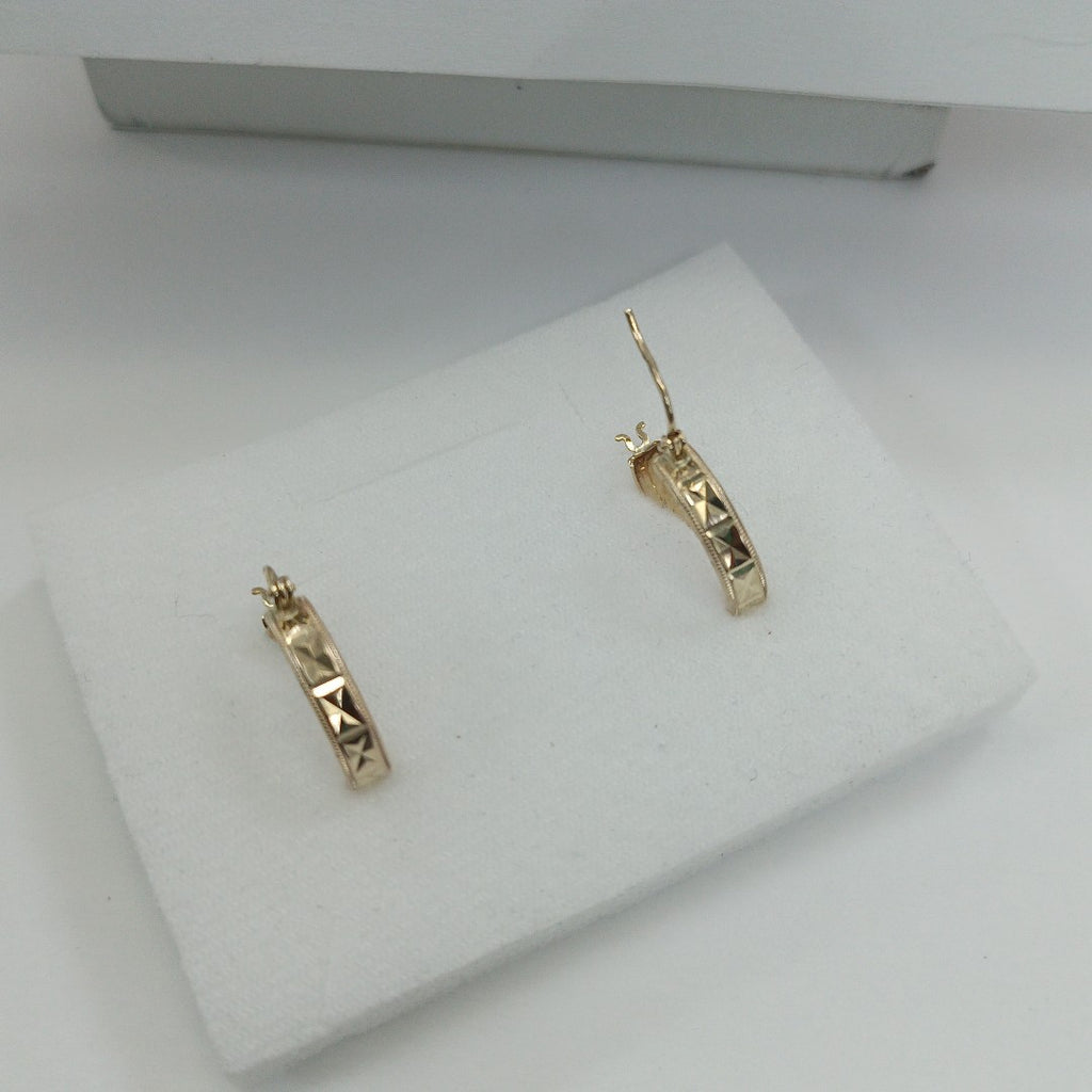 ARETES ARRACADAS LABRADAS 10K 2.2 GR (NUEVO)