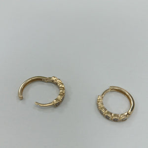 ARETES HUGGIES C CIRCONIAS 14K 2 GR (NUEVO)