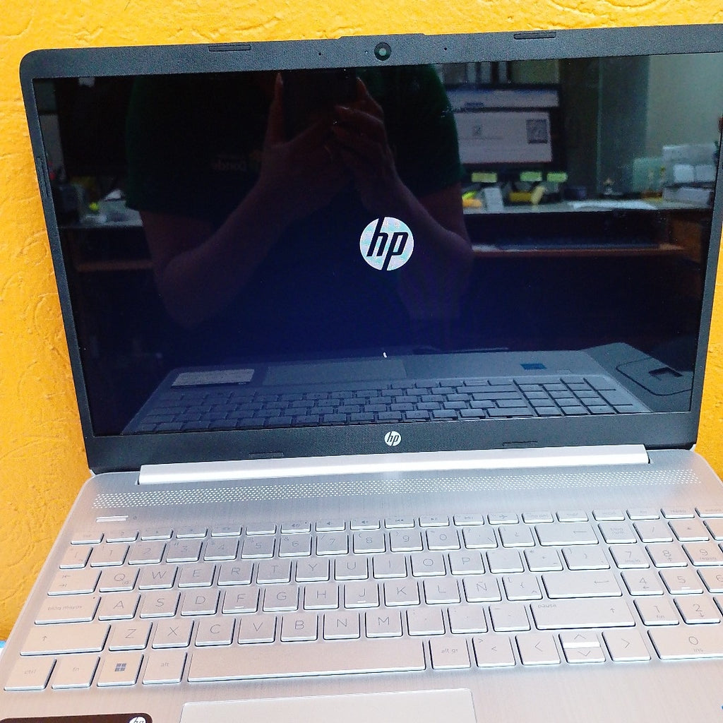 LAPTOP HP 15-DY2050LA (2021) 256 GB SSD 8 GB RAM (SEMINUEVO)