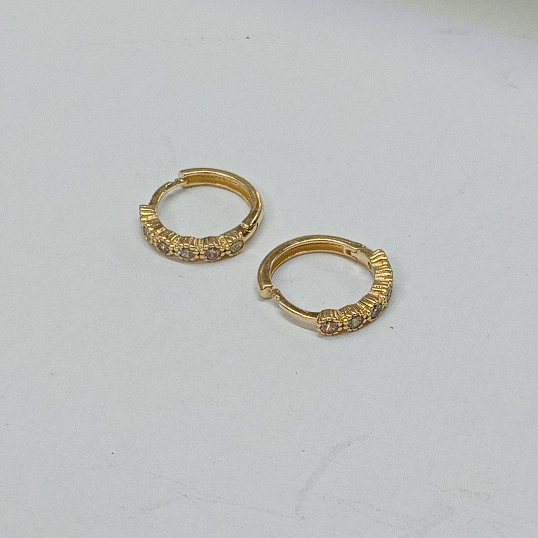 ARETES HUGGIES C CIRCONIAS 14K 2 GR (NUEVO)