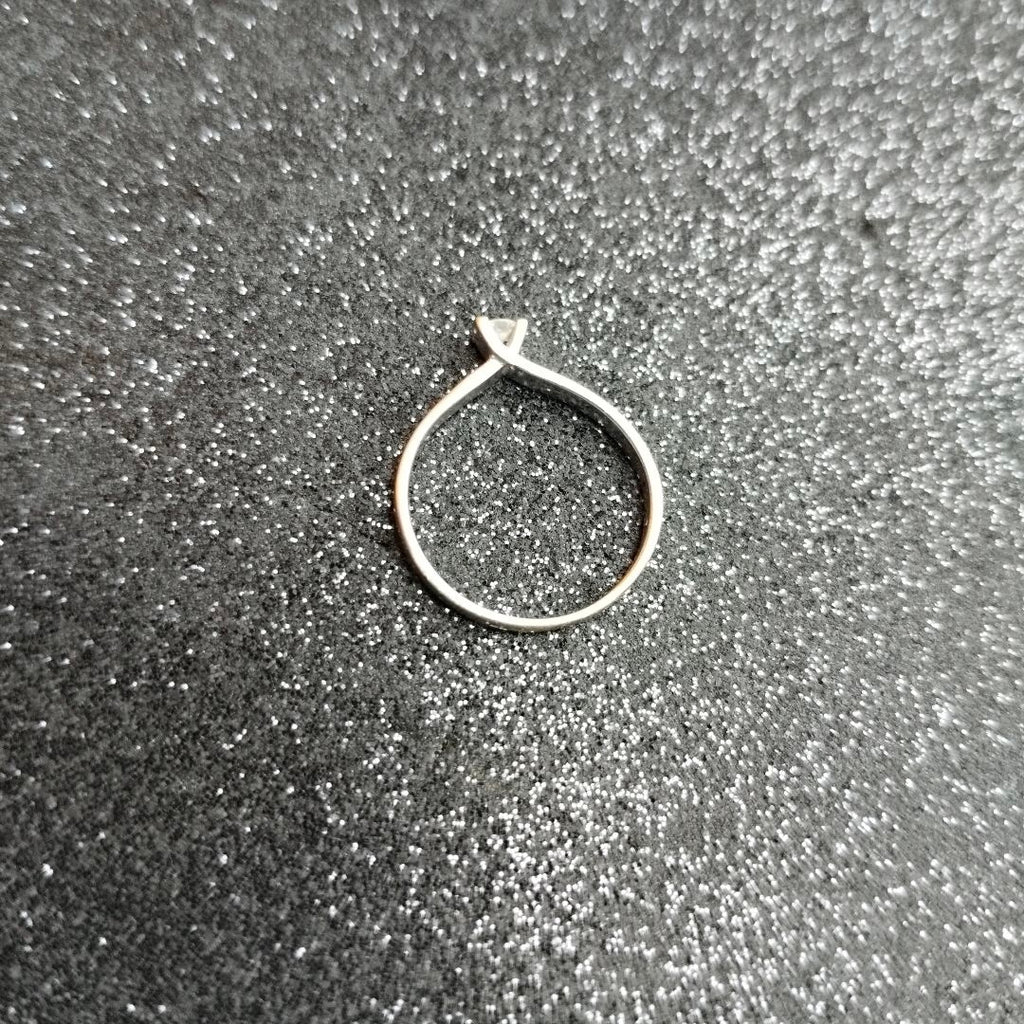 ANILLITO ORO BLANCO 14 K 1.4 GRMS (SEMINUEVO)