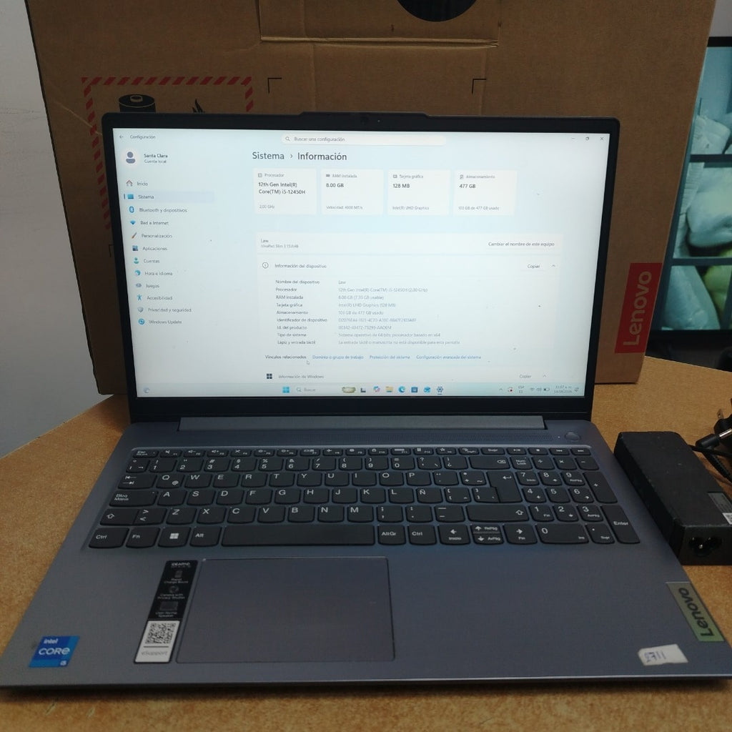LAPTOP LENOVO IDEAPAD SLIM 3 15IAH8 (2024) 512 GB SSD 8 GB RAM