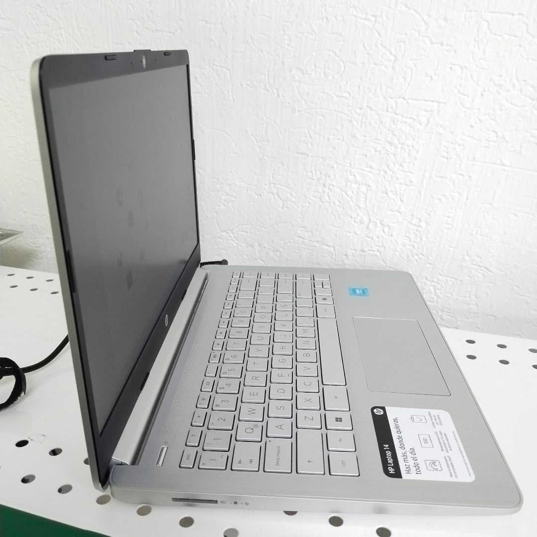 LAPTOP HP 14-DQ3503LA (2025) 256 GB SSD 8 GB RAM (SEMINUEVO)