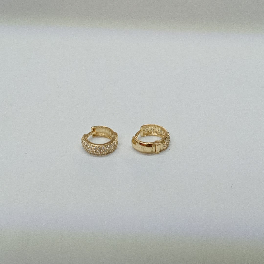 ARETES HUGGIE CON CIRCONIAS 14K 2.1 GR (NUEVO)