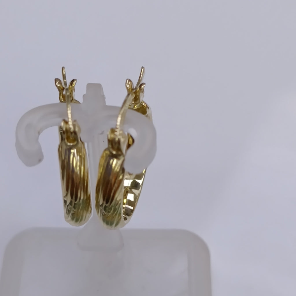 ARETES ARRACADA ASTRIADA 14K 1.6 GR (NUEVO)
